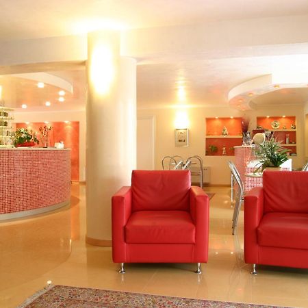 Hotel Bahama Ріміні Екстер'єр фото