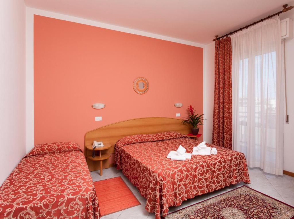 Hotel Bahama Ріміні Номер фото