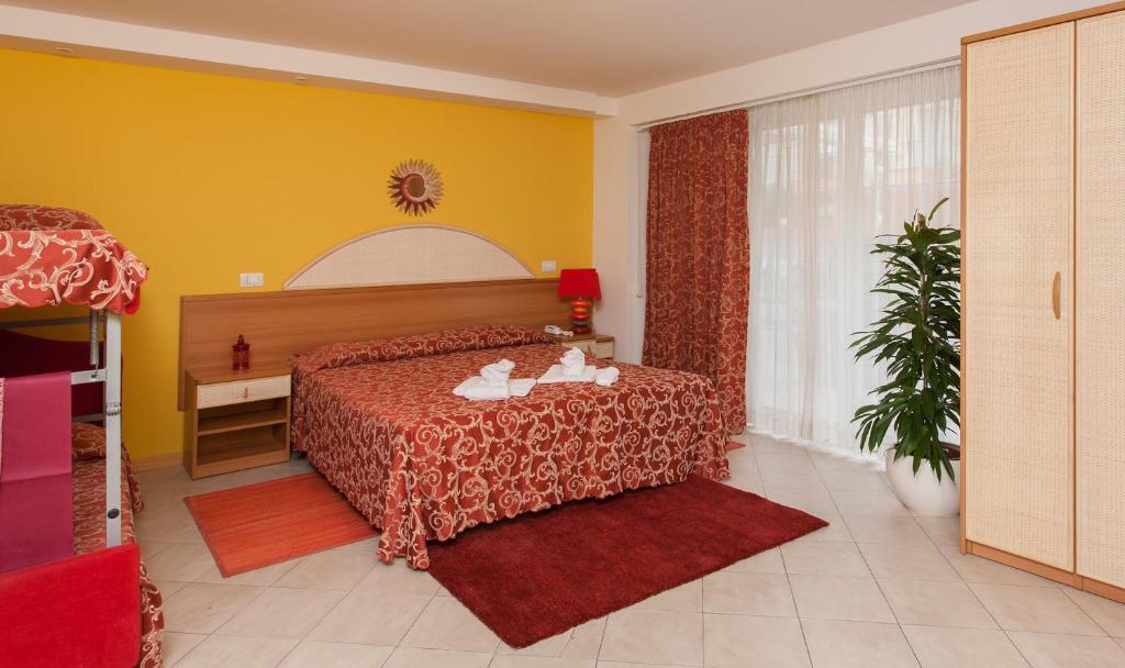 Hotel Bahama Ріміні Номер фото