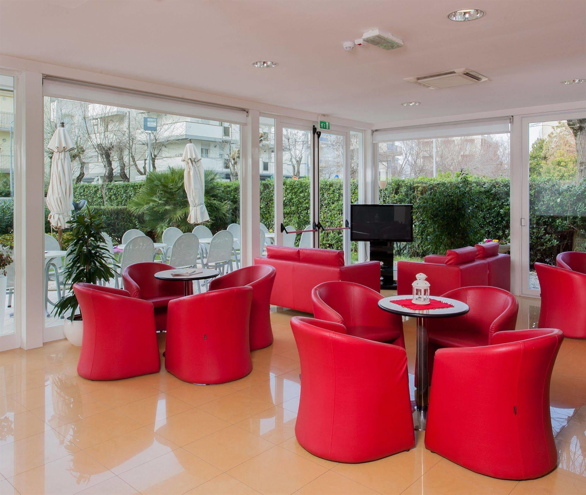 Hotel Bahama Ріміні Екстер'єр фото